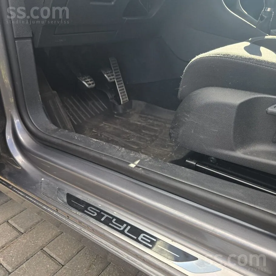 Volkswagen Golf 2012 photo 5