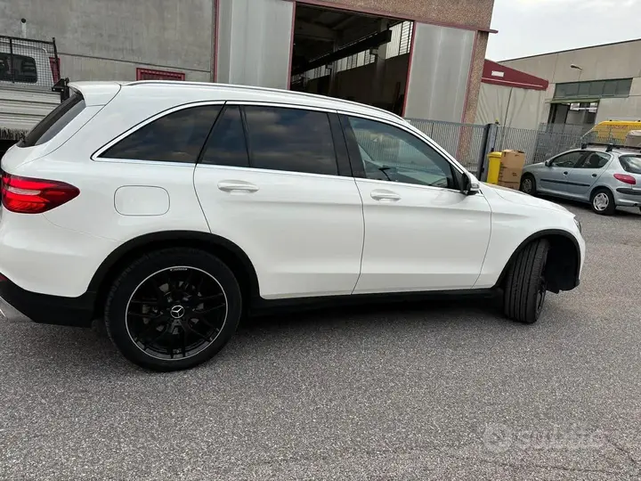 Mercedes-Benz Glc 2016 photo 2