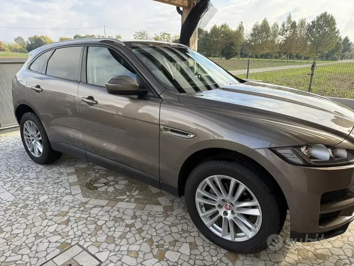 Jaguar F-Pace