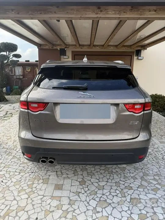 Jaguar F-Pace 2016 photo 3