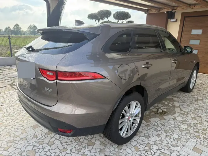 Jaguar F-Pace 2016 photo 4