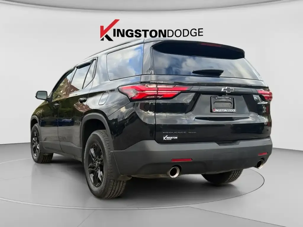 Chevrolet Traverse 2023 photo 3