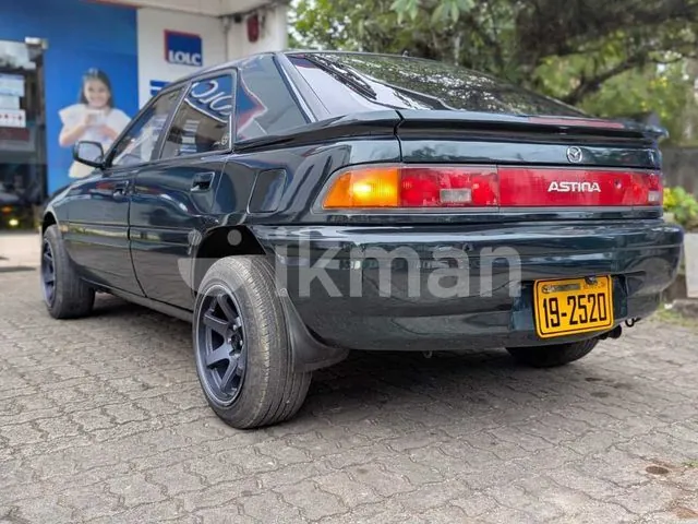 Mazda Astina 1992 photo 2