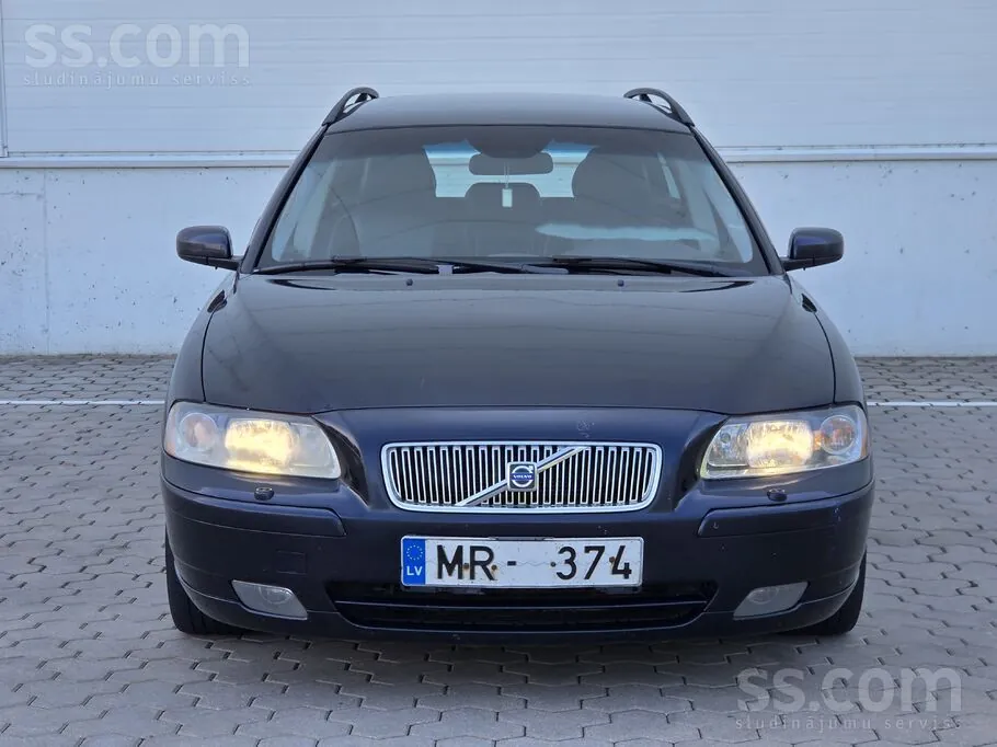 Volvo V70 2006 photo 2