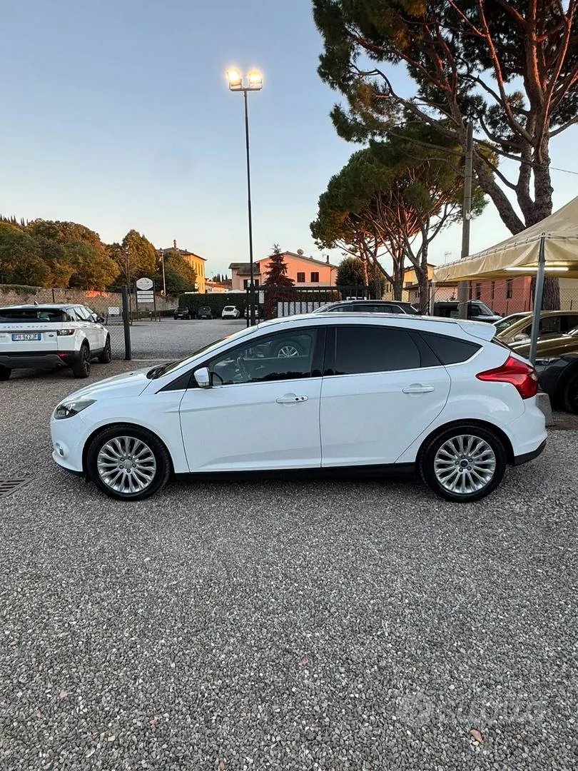 Ford Focus 2012 photo 5