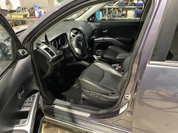 Mitsubishi Outlander 2012 photo 5