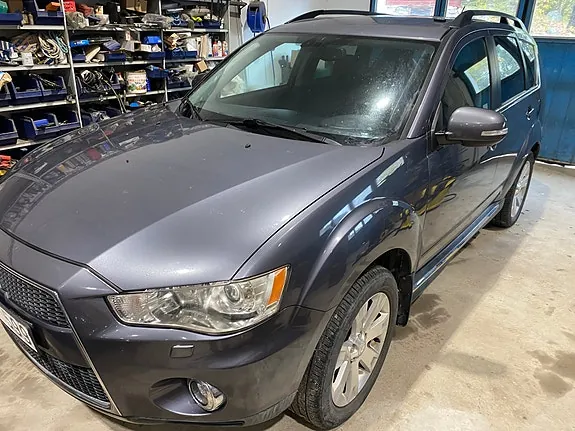 Mitsubishi Outlander 2012 photo 2