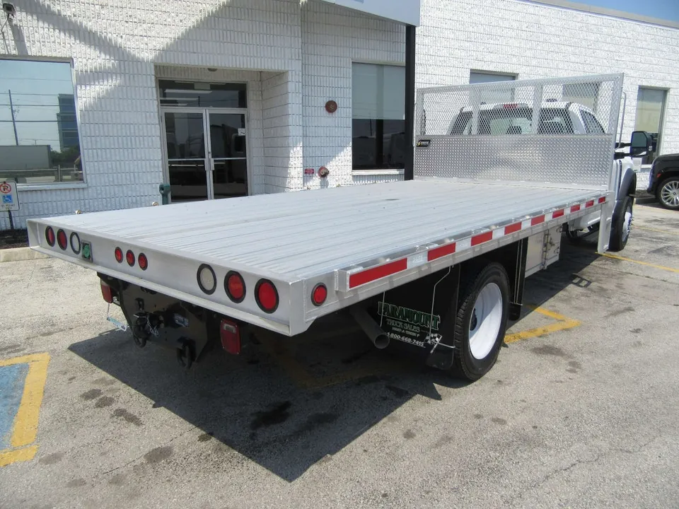 Ford F-550 2026 photo 3