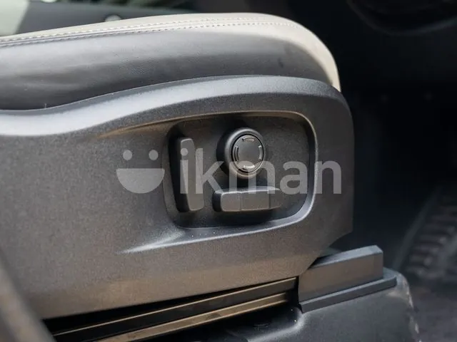 Land Rover Defender 2024 photo 5