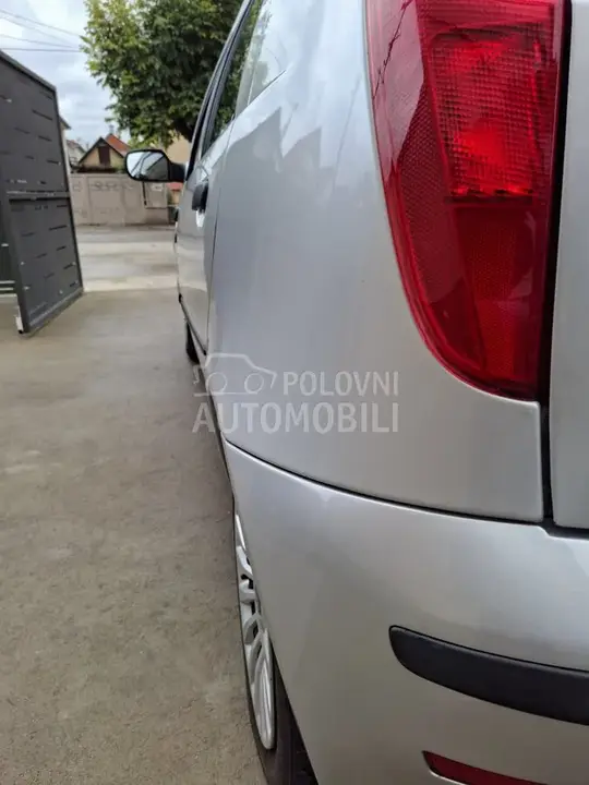 Fiat Punto 2010 photo 5