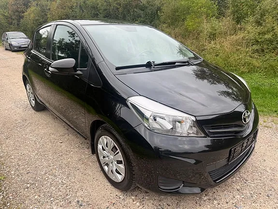 Toyota Yaris 2012 photo 2