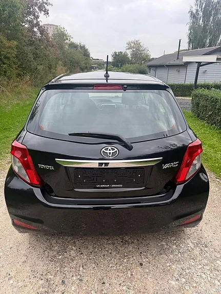 Toyota Yaris 2012 photo 5