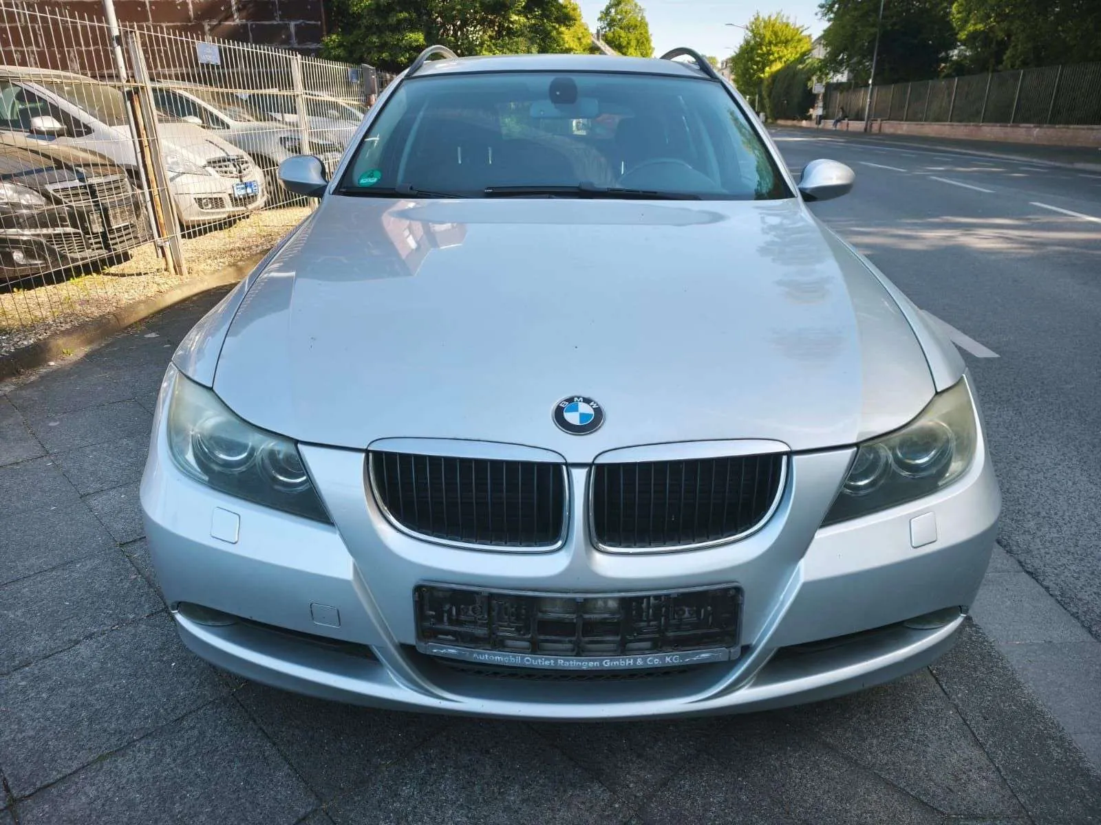 BMW 320I 2008 photo 2