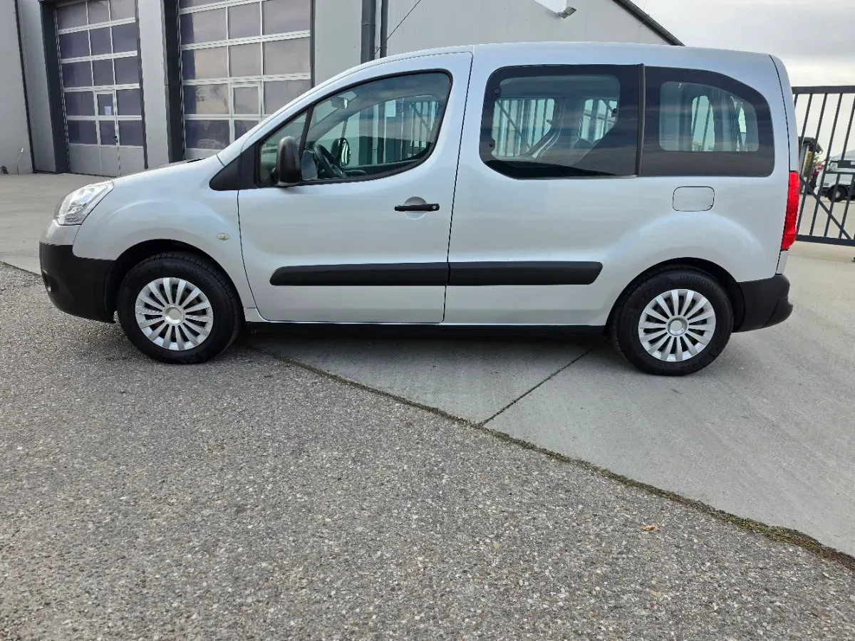 Citroen Berlingo 2011 photo 3
