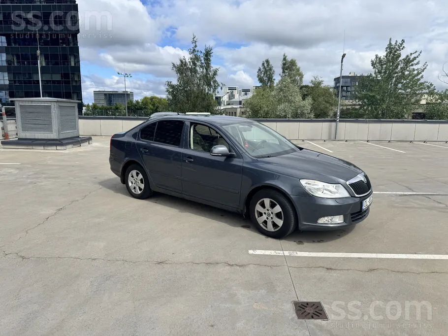 Skoda Octavia 2010 photo 2