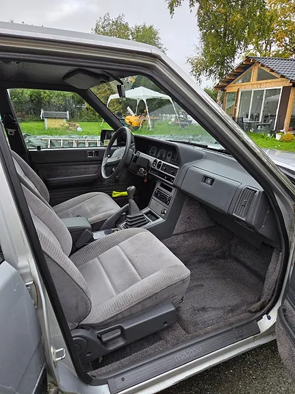 Mazda 929 1985 photo 5