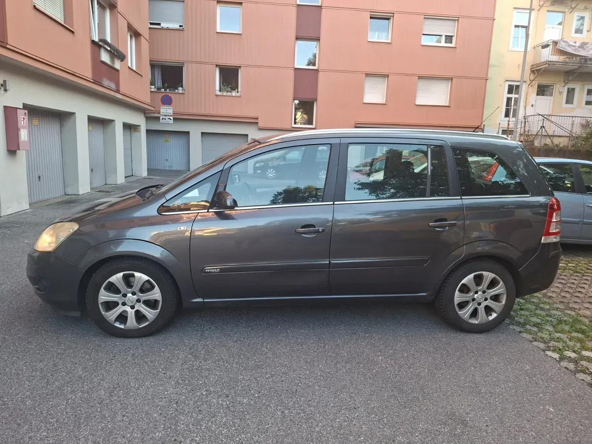 Opel Zafira 2009 photo 3