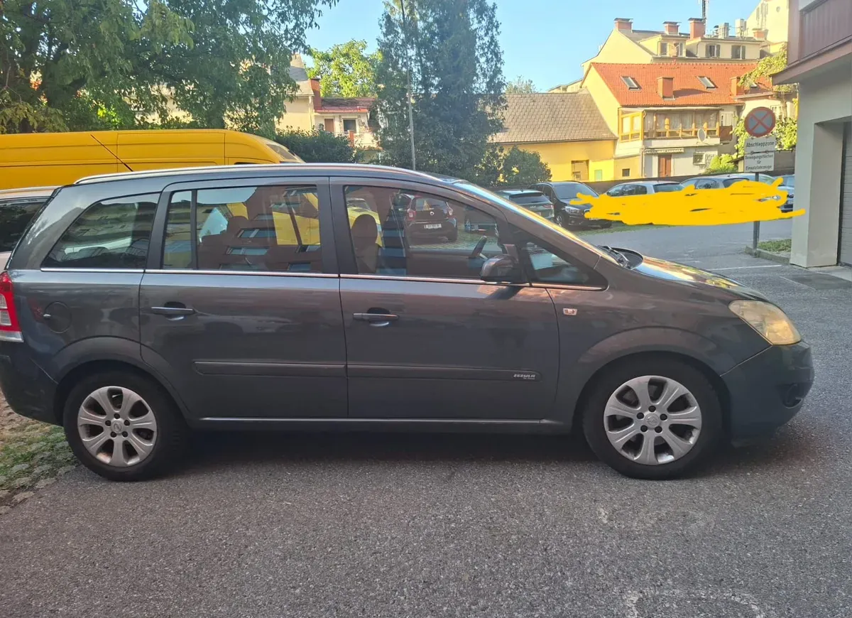 Opel Zafira 2009 photo 2