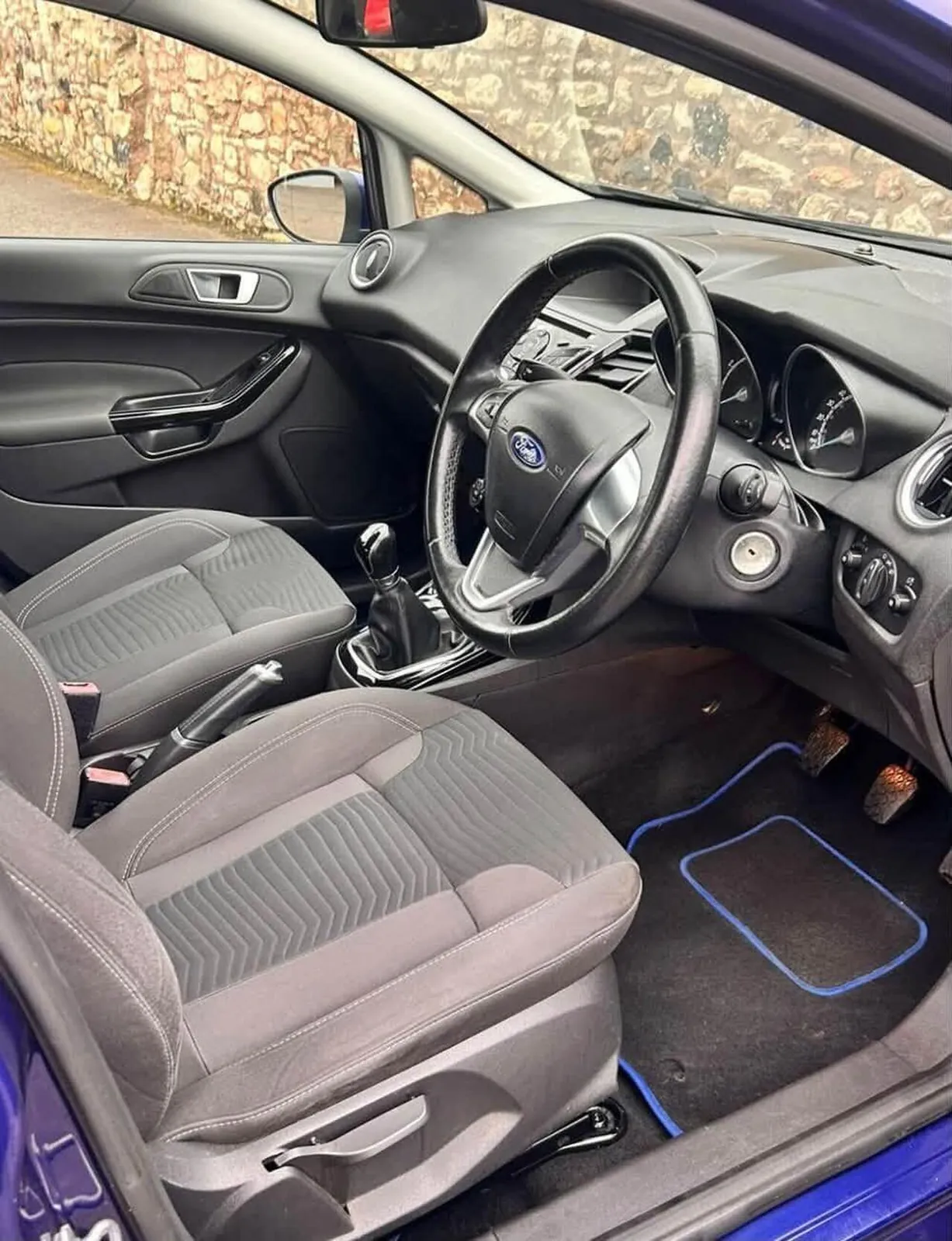 Ford Fiesta 2015 photo 5