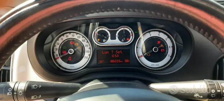 Fiat 500L 2012 photo 4