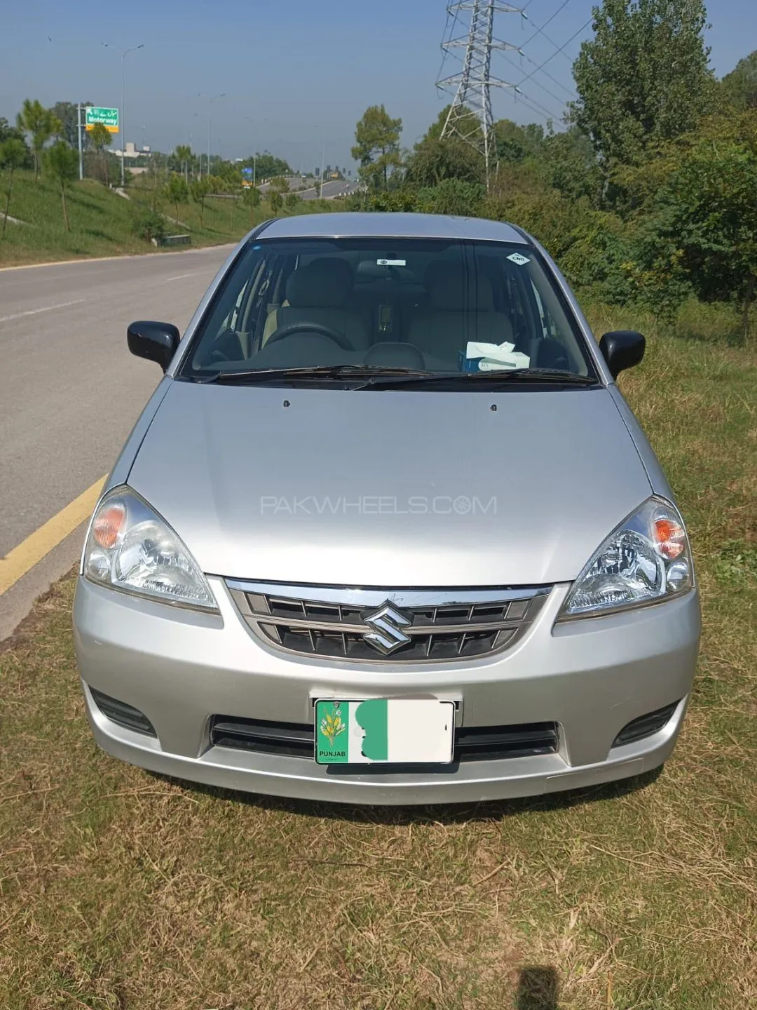 Suzuki Liana