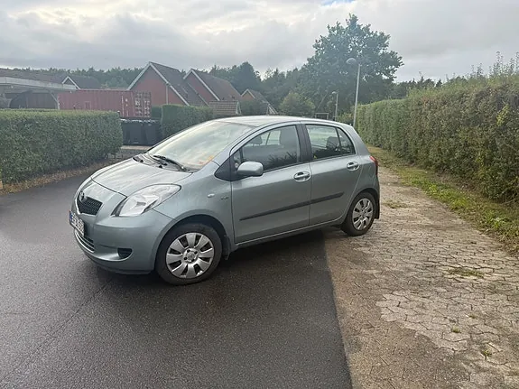Toyota Yaris 2007 photo 3