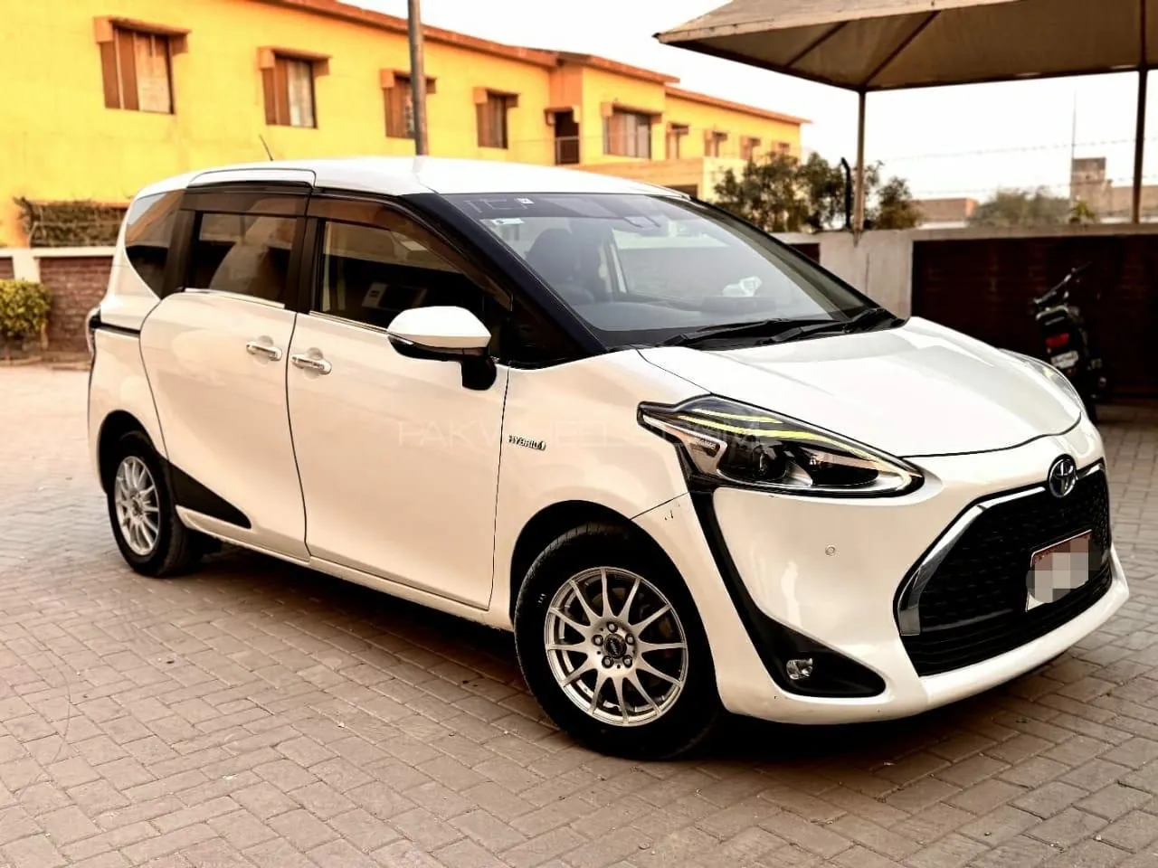 Toyota Sienta
