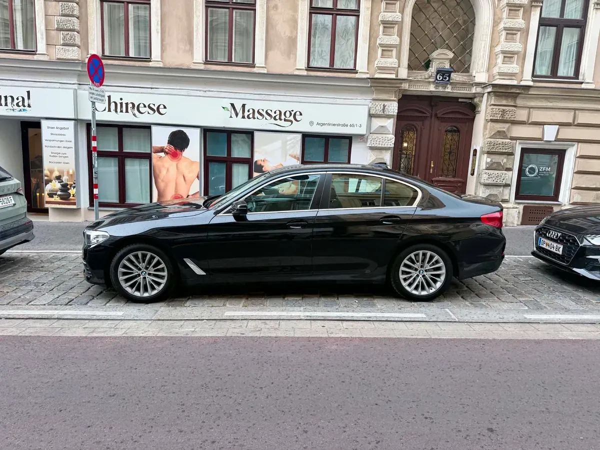 BMW 5 Series 2018 photo 3
