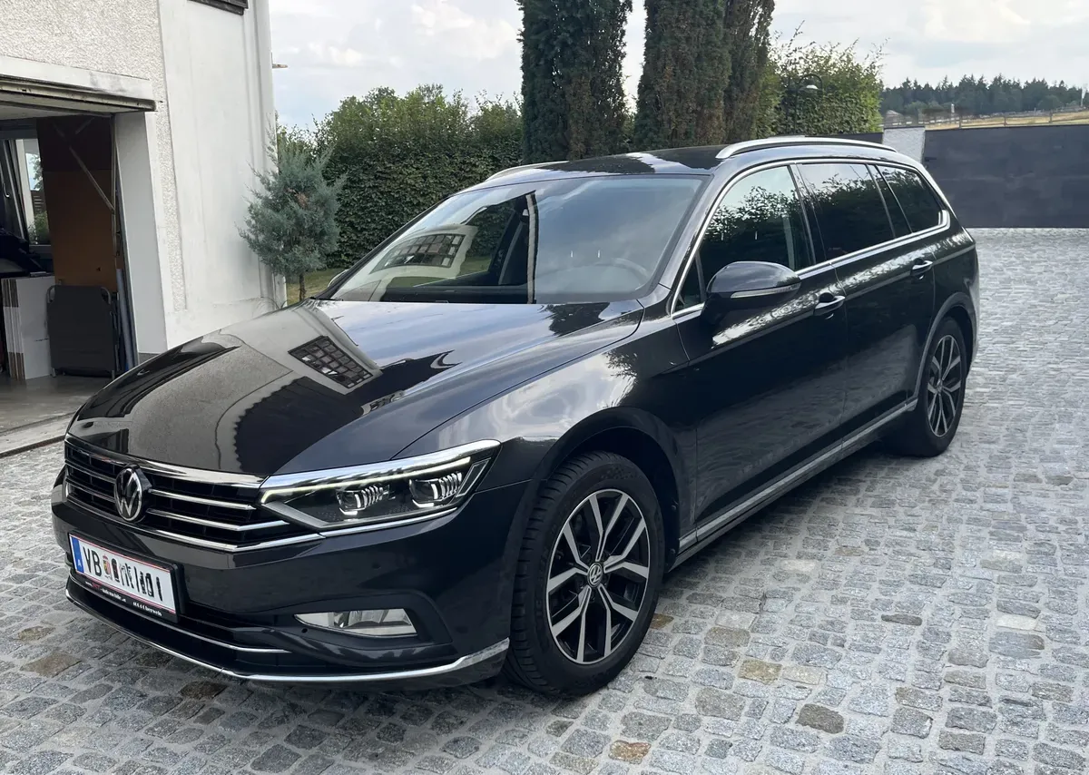 Volkswagen Passat 2022 photo 3
