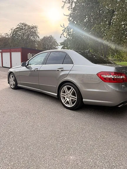 Mercedes-Benz E220 2013 photo 4