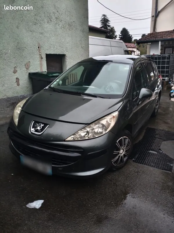 Peugeot 207 2008 photo 2