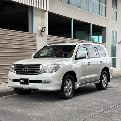 Toyota Land Cruiser 200