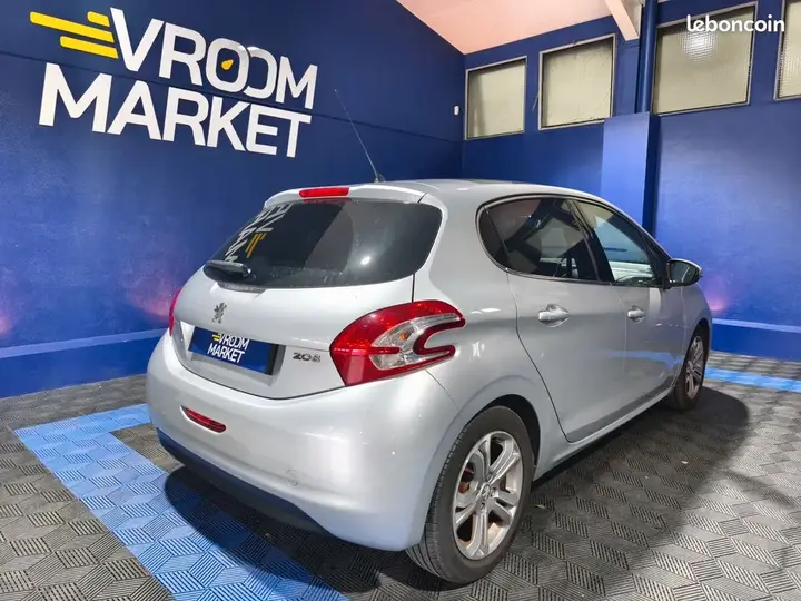 Peugeot 208 2013 photo 4
