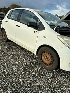 Toyota Yaris 2009 photo 2