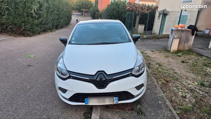 Renault Clio 2019 photo 2
