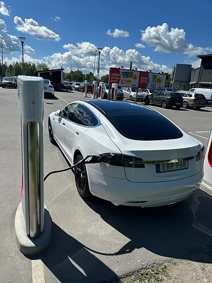 Tesla Model S 2015 photo 5