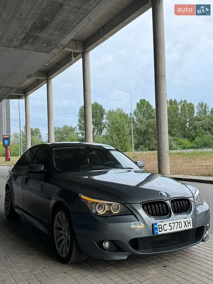BMW 5 Series 2004 photo 4