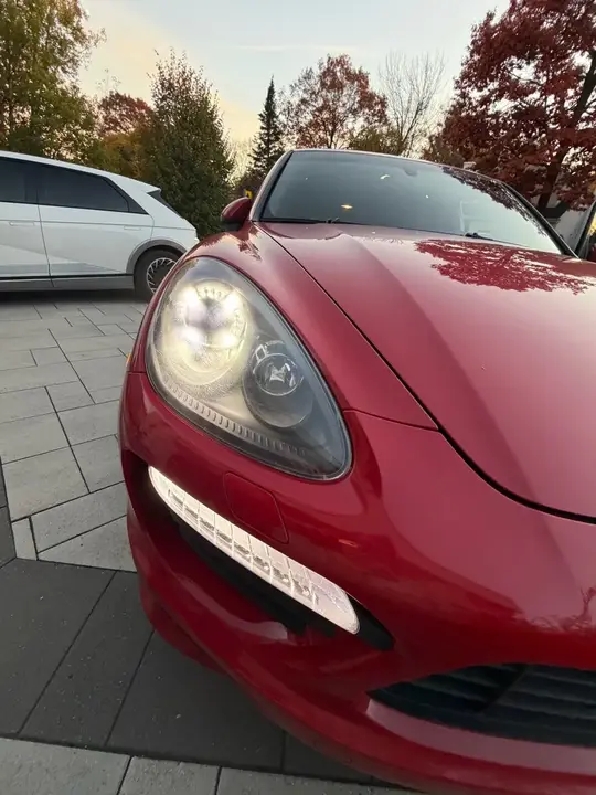 Porsche Cayenne 2013 photo 2