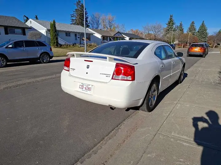 Dodge Charger 2010 photo 2