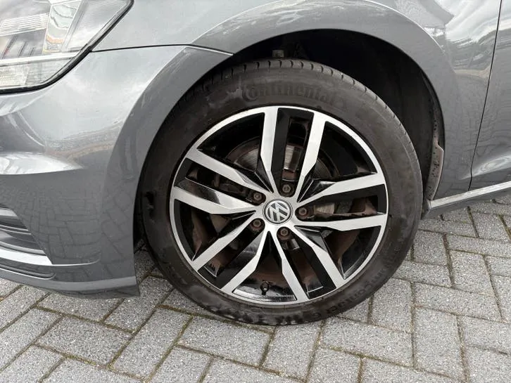 Volkswagen Golf 2017 photo 2