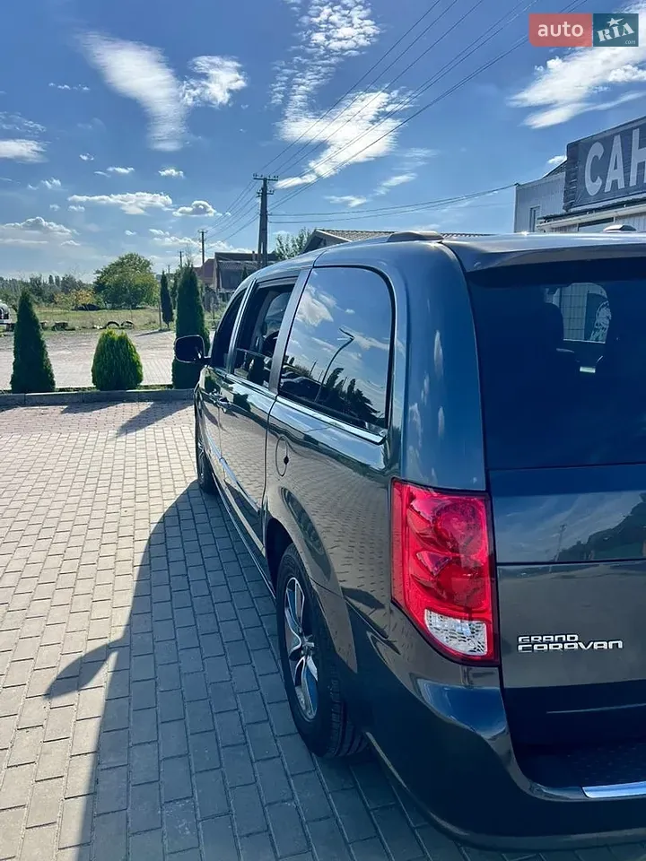 Dodge Grand Caravan 2017 photo 4