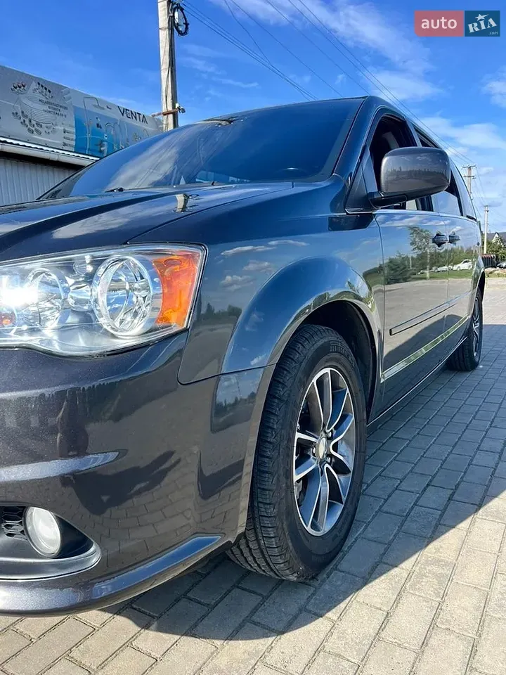Dodge Grand Caravan 2017 photo 2