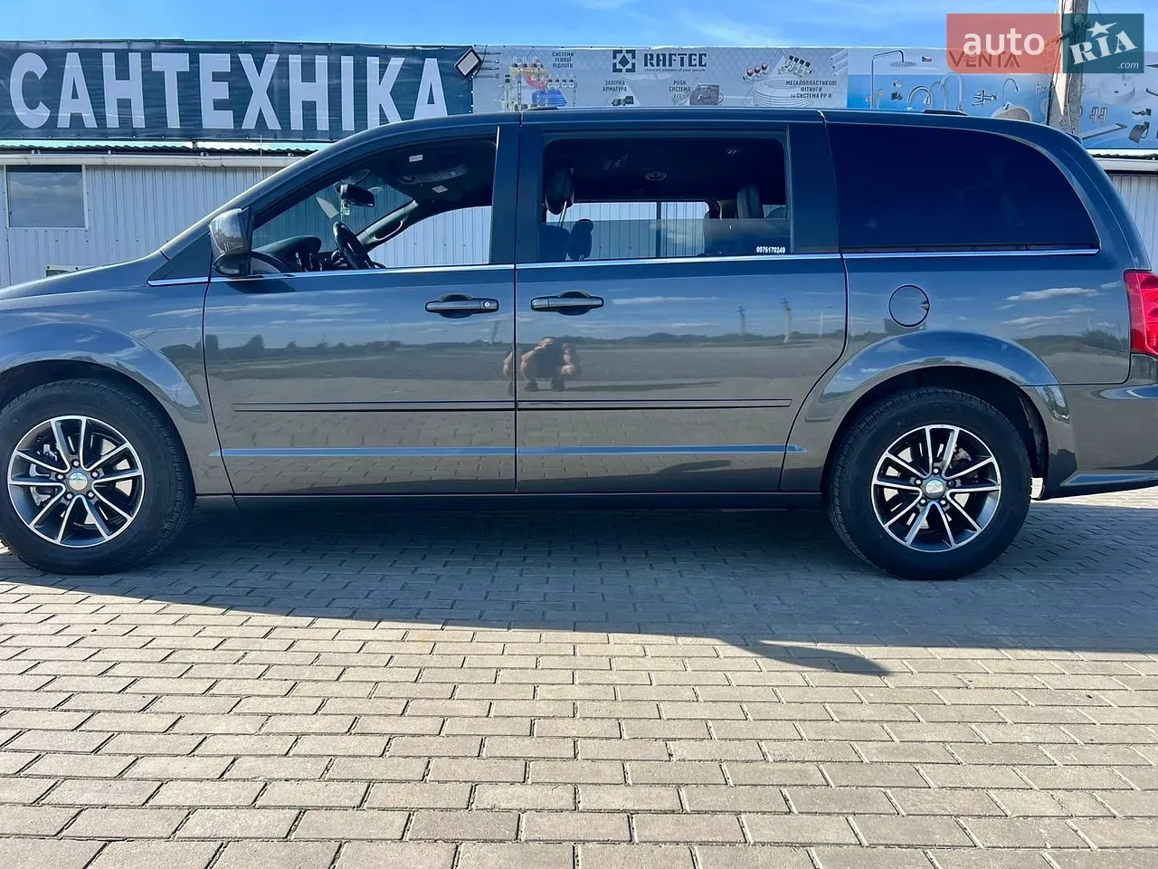 Dodge Grand Caravan 2017 photo 3