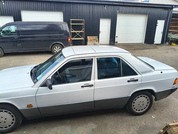 Mercedes-Benz 190 E 1987 photo 4
