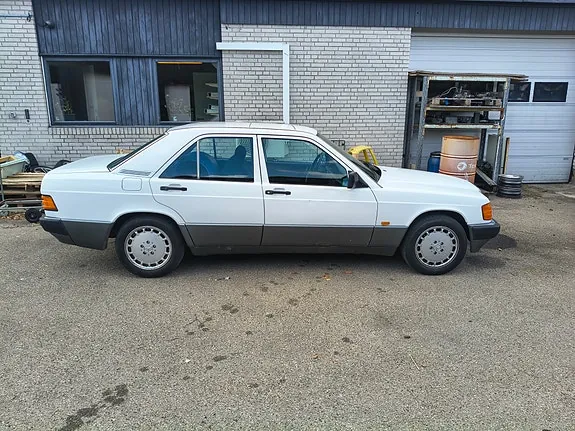 Mercedes-Benz 190 E 1987 photo 3