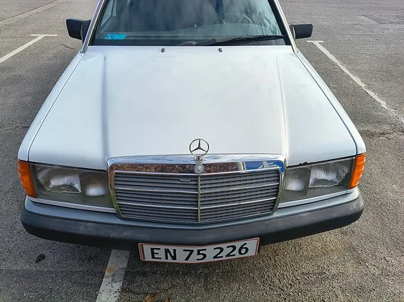 Mercedes-Benz 190 E
