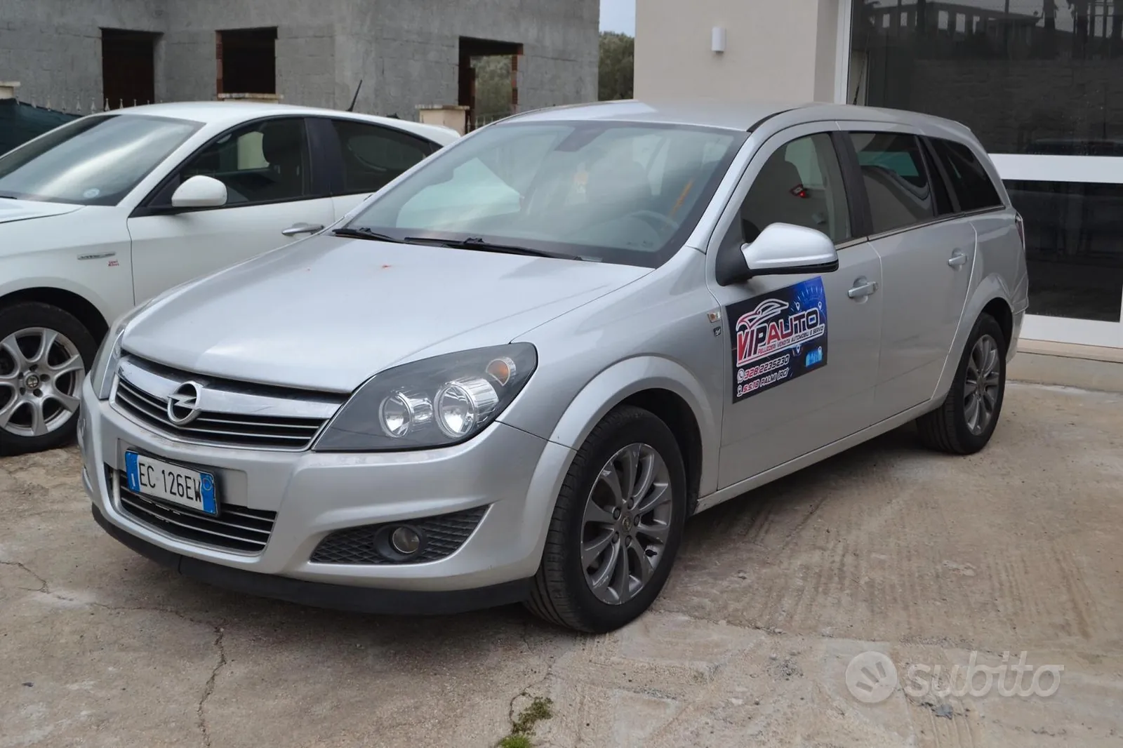 Opel Astra 2010 photo 2