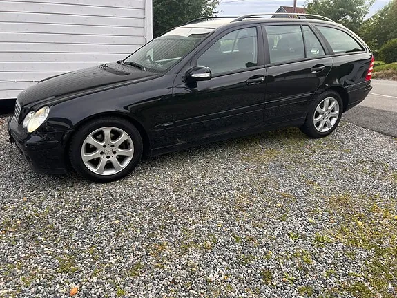 Mercedes-Benz C220 2004 photo 5