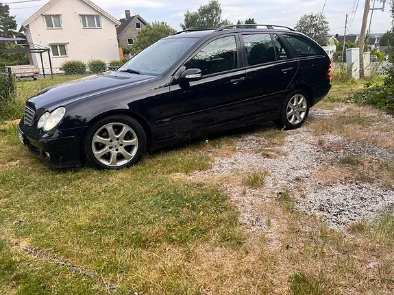 Mercedes-Benz C220 2004 photo 4