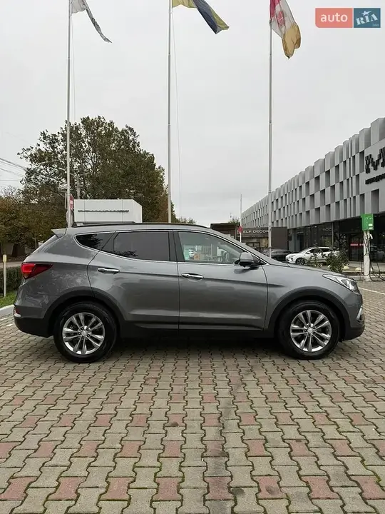 Hyundai Santa Fe 2016 photo 4